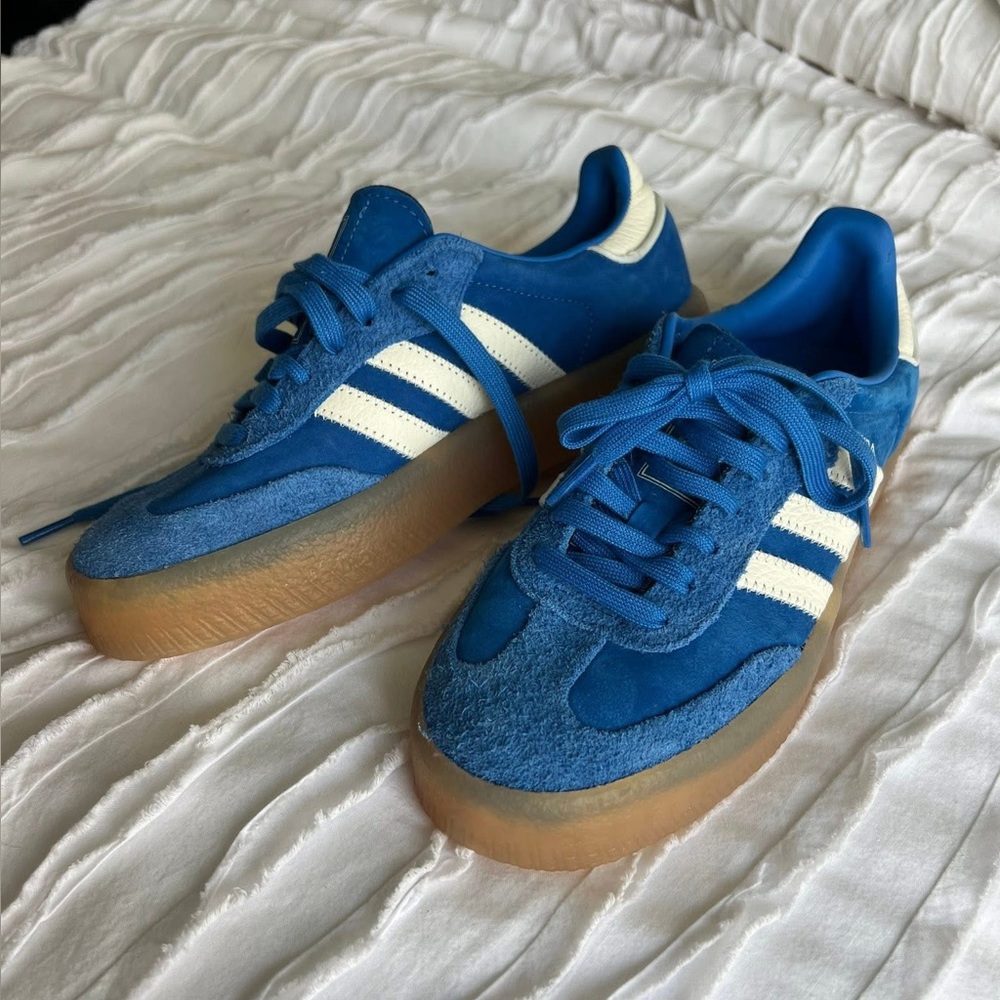 Royal White gum blue samba